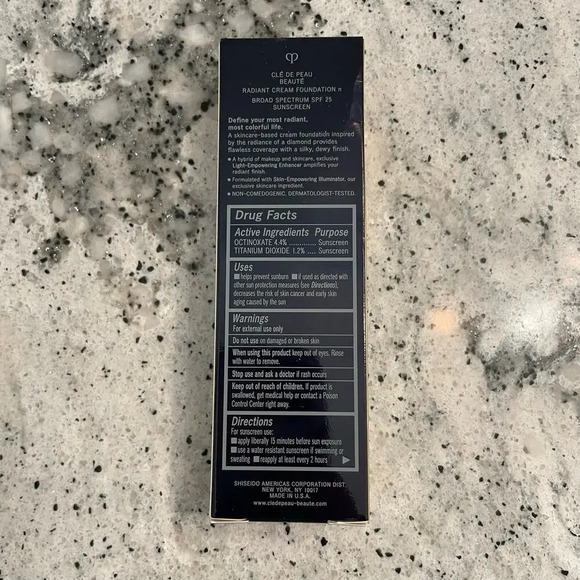 Cle de Peau Beaute Radiant Cream Foundation B60 Deep Tan Beige 21ml 0.88 oz NEW - Picture 7 of 9